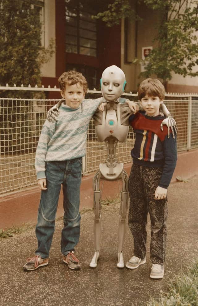 机器人孩子和人类