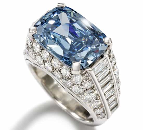 宝格丽蓝钻订婚戒指