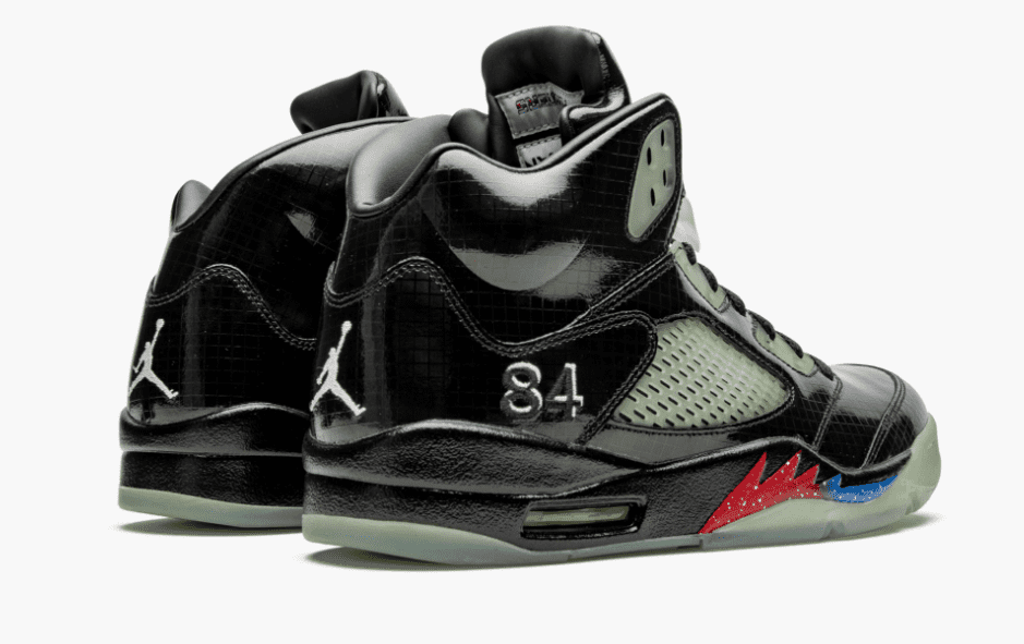 Air Jordan 5复古版“变形金刚-黑色行动”