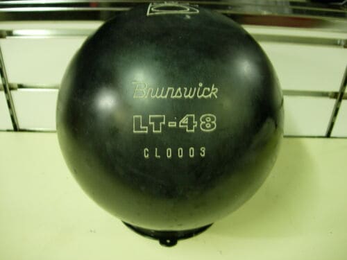 美国布伦瑞克1977年正体字母LT-48橡胶保龄球