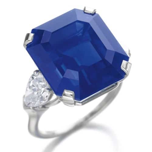稀有蓝宝石和钻石戒指